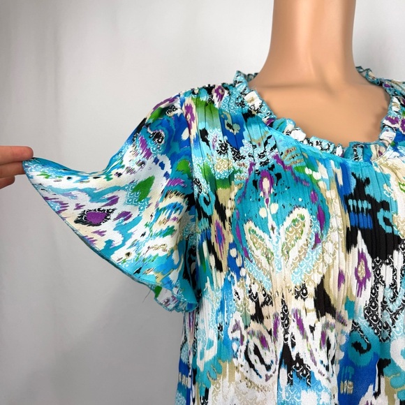 Sunny Leigh Women’s Sz L Top Blouse Shirt Blue Flowy Short Sleeve Ruffled Neck - Picture 3 of 13